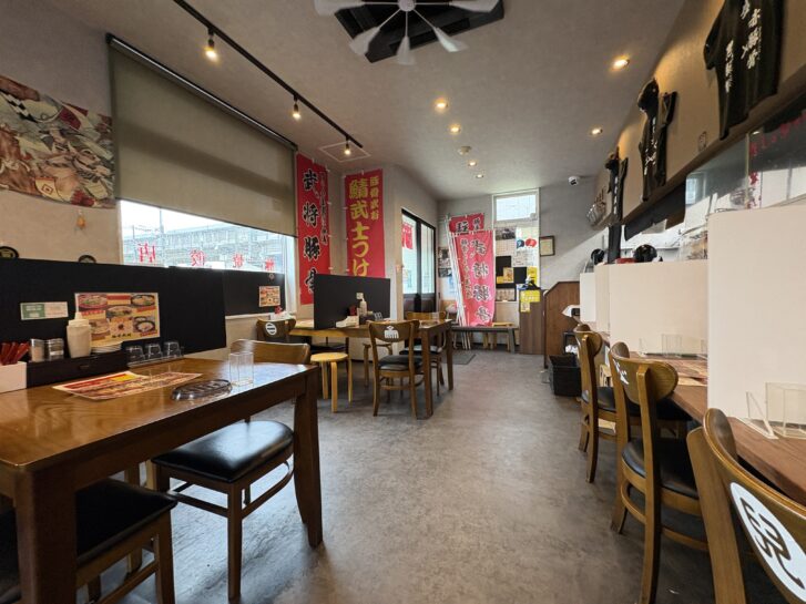 高砂市ラーメン店 豚骨武将 優 店内　