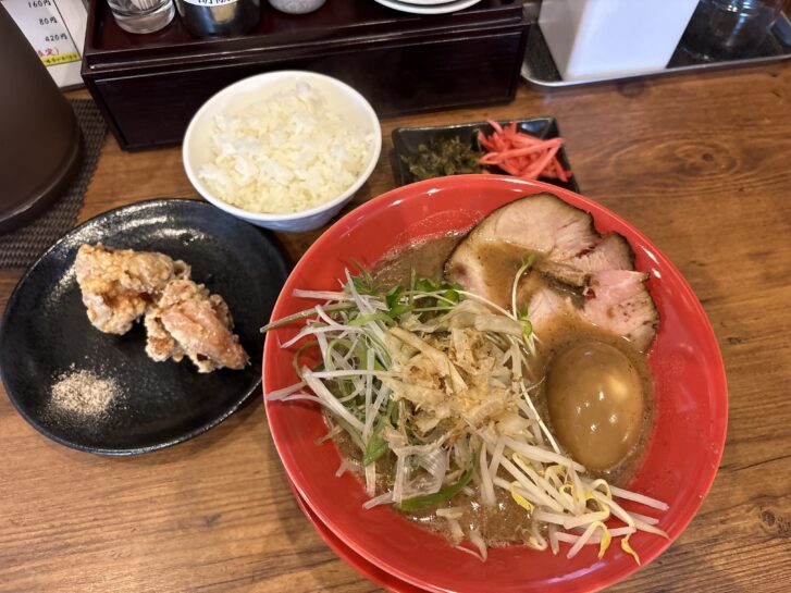 高砂市ラーメン店 豚骨武将 優 魚介豚骨 ランチセット