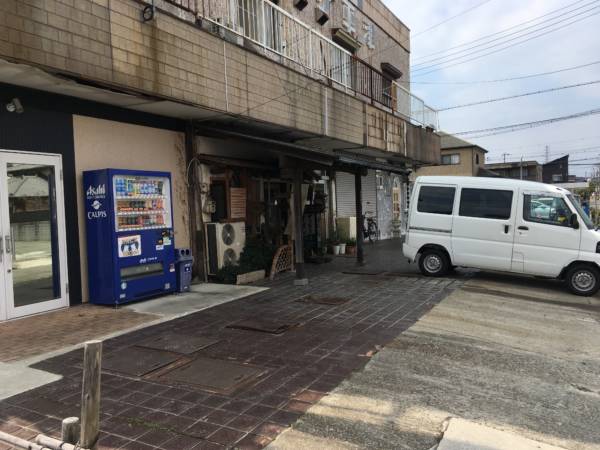 讃岐麺うをきち 隣接の建物