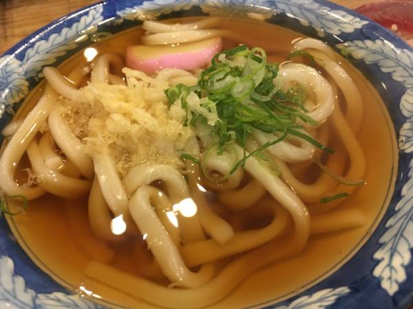 にぎり寿司セットのかけうどん