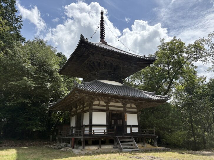 朝光寺 県指定重要文化財の多宝塔