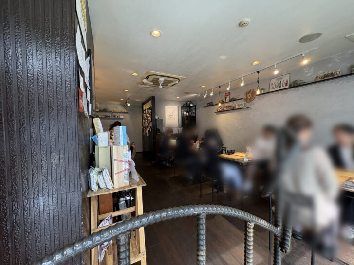Sらーめん 丹波篠山本店 店内テーブル席