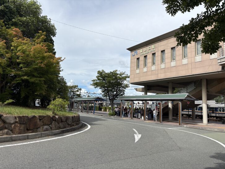 JR篠山口駅前