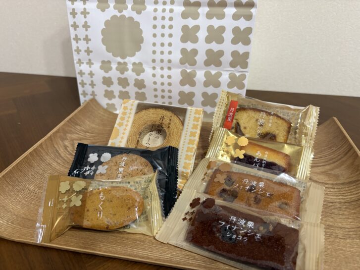 中島大祥堂 丹波本店 テイクアウトした焼き菓子（丹波栗のバウムクーヘン・丹波黒豆クッキー・丹波栗フィナンシェ他）