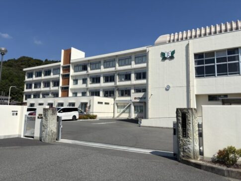 加古川市 両荘みらい学園 外観