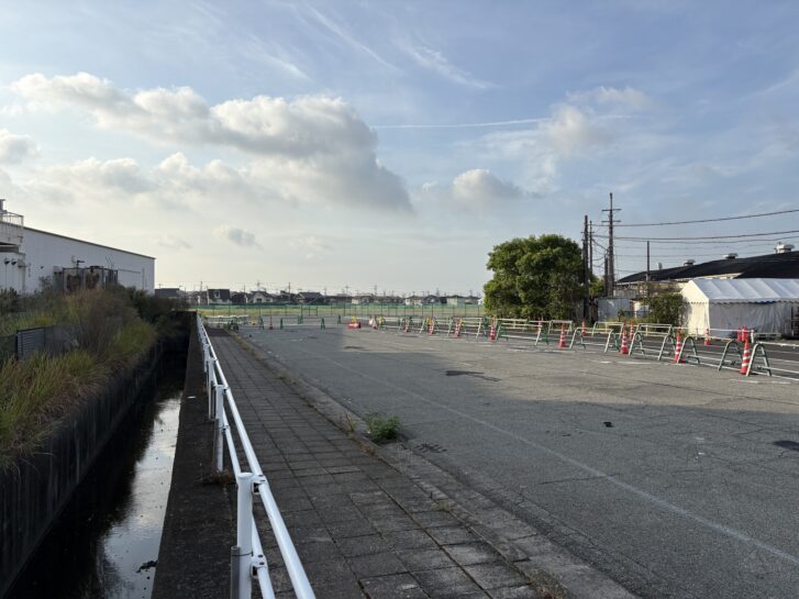 加古川市有地 旧公設地方卸売市場跡地 県道386号線沿いから見た様子