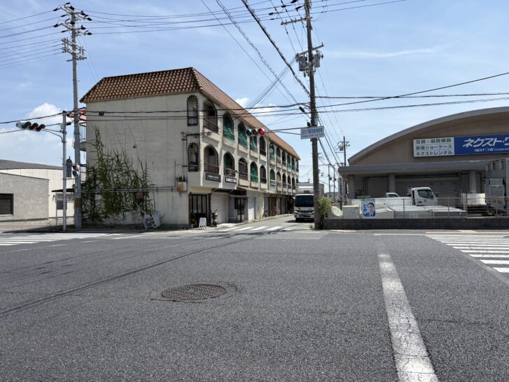 ERMINE COFFEE 県道19号線沿い、加古川簡易裁判所交差点付近