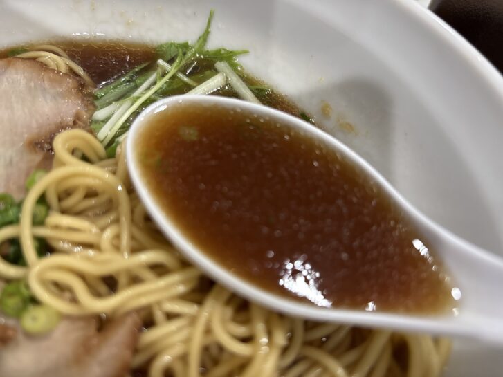 中華料理 ラーメン芳蘭 ほんのり甘いスープ