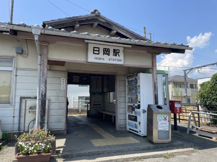 JR日岡駅 駅舎入口(2024年8月)