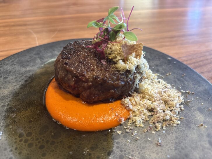 poroni 神戸井相田牧場の肉を使ったハンバーグ