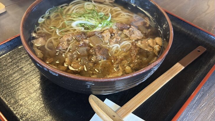 播州三木一休庵 牛すじそば