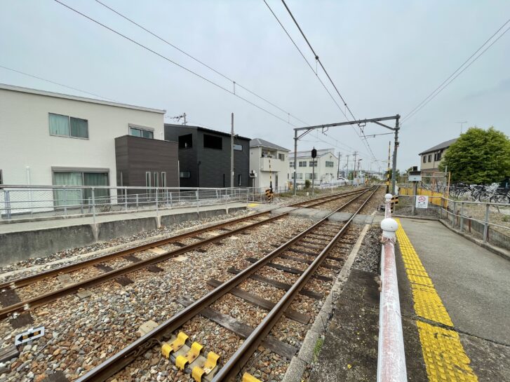 JR日岡駅 線路北向き(2021年5月)