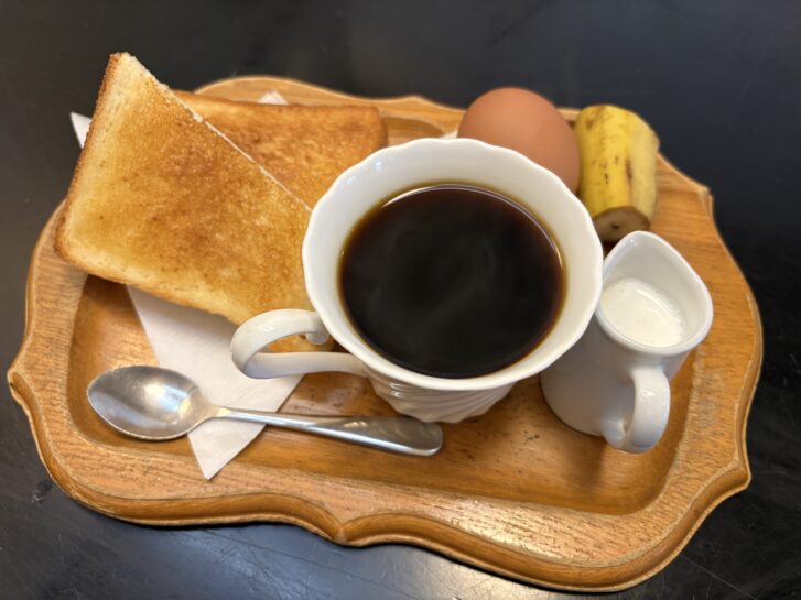 鹿鳴館 モーニングセットA ブレンド珈琲