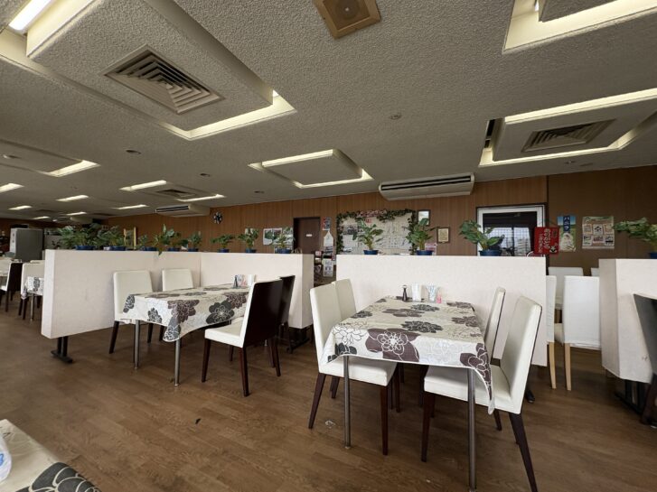 「カフェごはん のーちゃん」店内全景