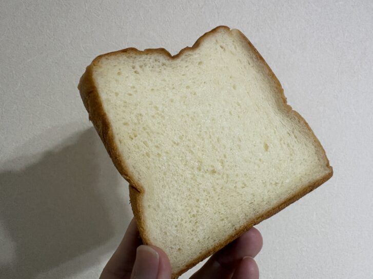石窯パン工房マナレイア せときらら生クリーム食パン 断面