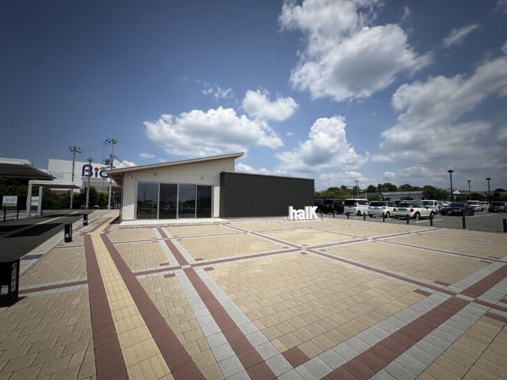 兵庫県加東市社 にぎわい交流施設「halK(ハルク)」外観