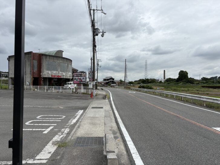 お好み焼専科かかし 店舗周辺の様子