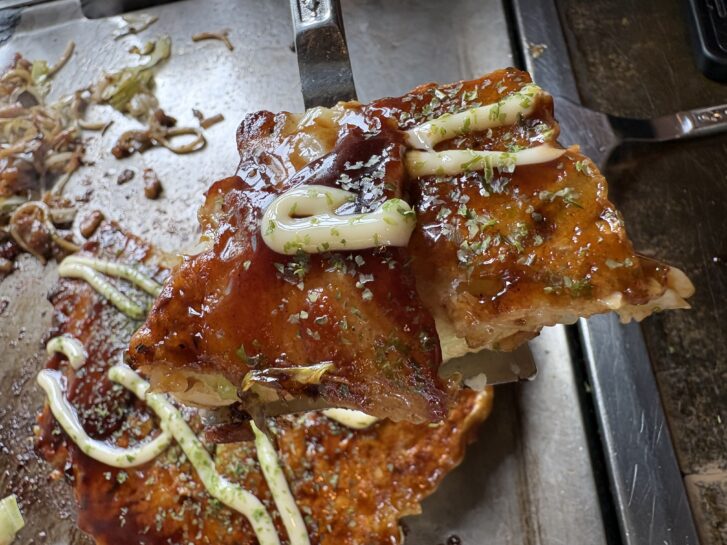お好み焼専科かかし ボリューム満点のミックス断面