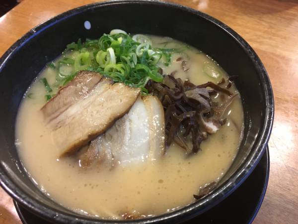 加古川市 ラーメン屋ひまわりの白とんこつラーメン
