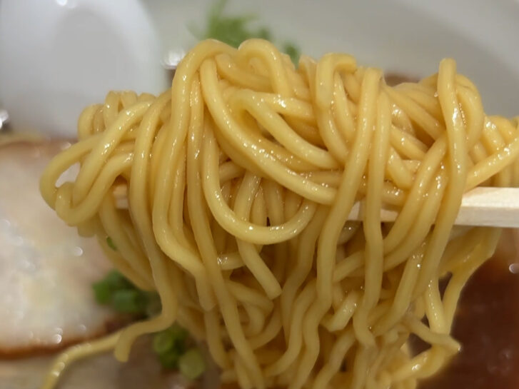 中華料理 ラーメン芳蘭 中細ちぢれ麺