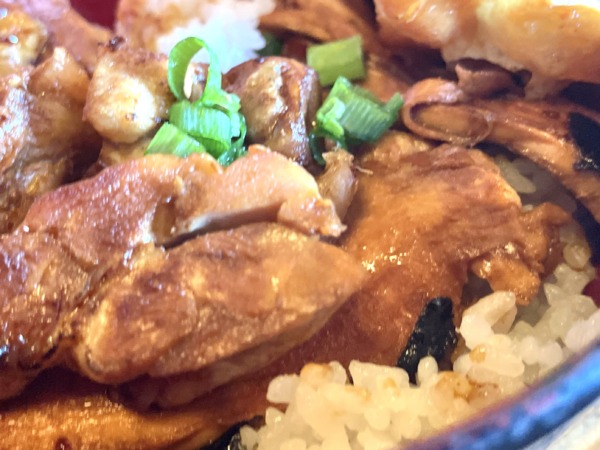稲美町草谷 鶏の店かしわ家 焼鳥丼