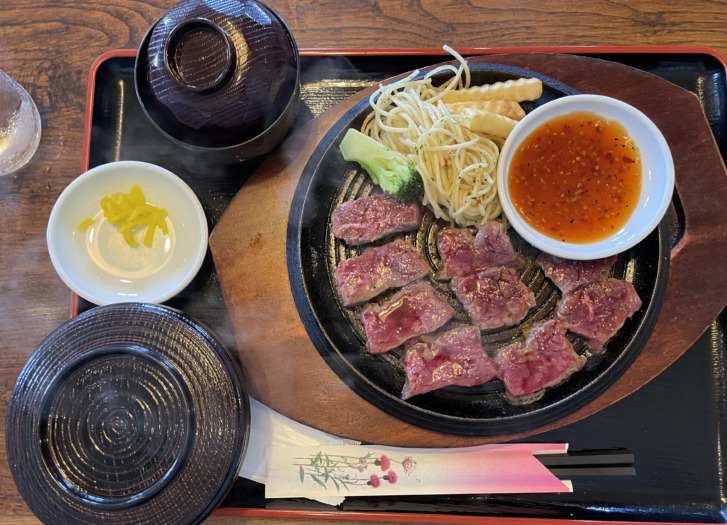 高砂市伊保 食堂まるみ屋 グリルカットステーキ