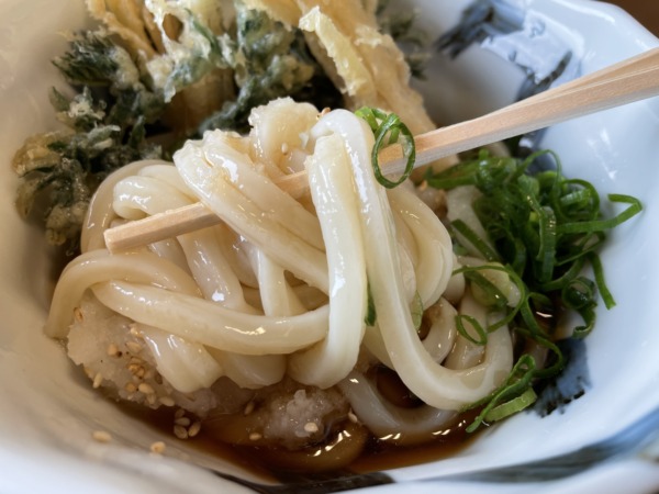 稲美町 黄金うどんたもや 唐揚げ
