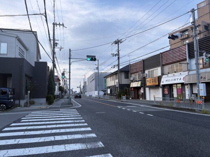 本家しんべえ東加古川本店 解体跡地 手前交差点から見た様子