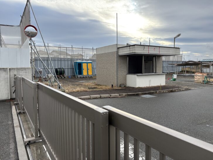 稲美町 六甲バター稲美工場 正門付近の守衛室