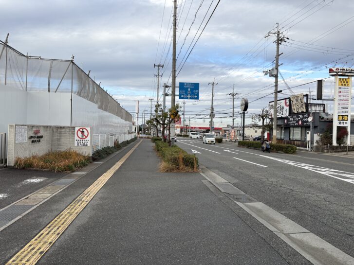稲美町 六甲バター稲美工場跡地 国岡南交差点方面の様子
