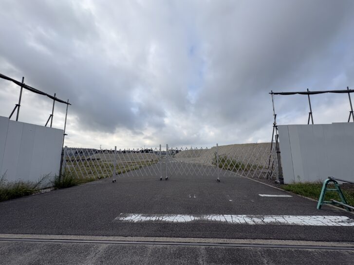 稲美町 六甲バター稲美工場跡地 旧正門付近の様子(マルアイ稲美店前)