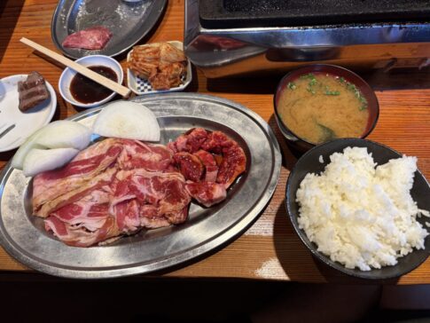 肉の大和 小野本店 焼肉定食、やみつきカルビ2人前、あじわいロース1人前