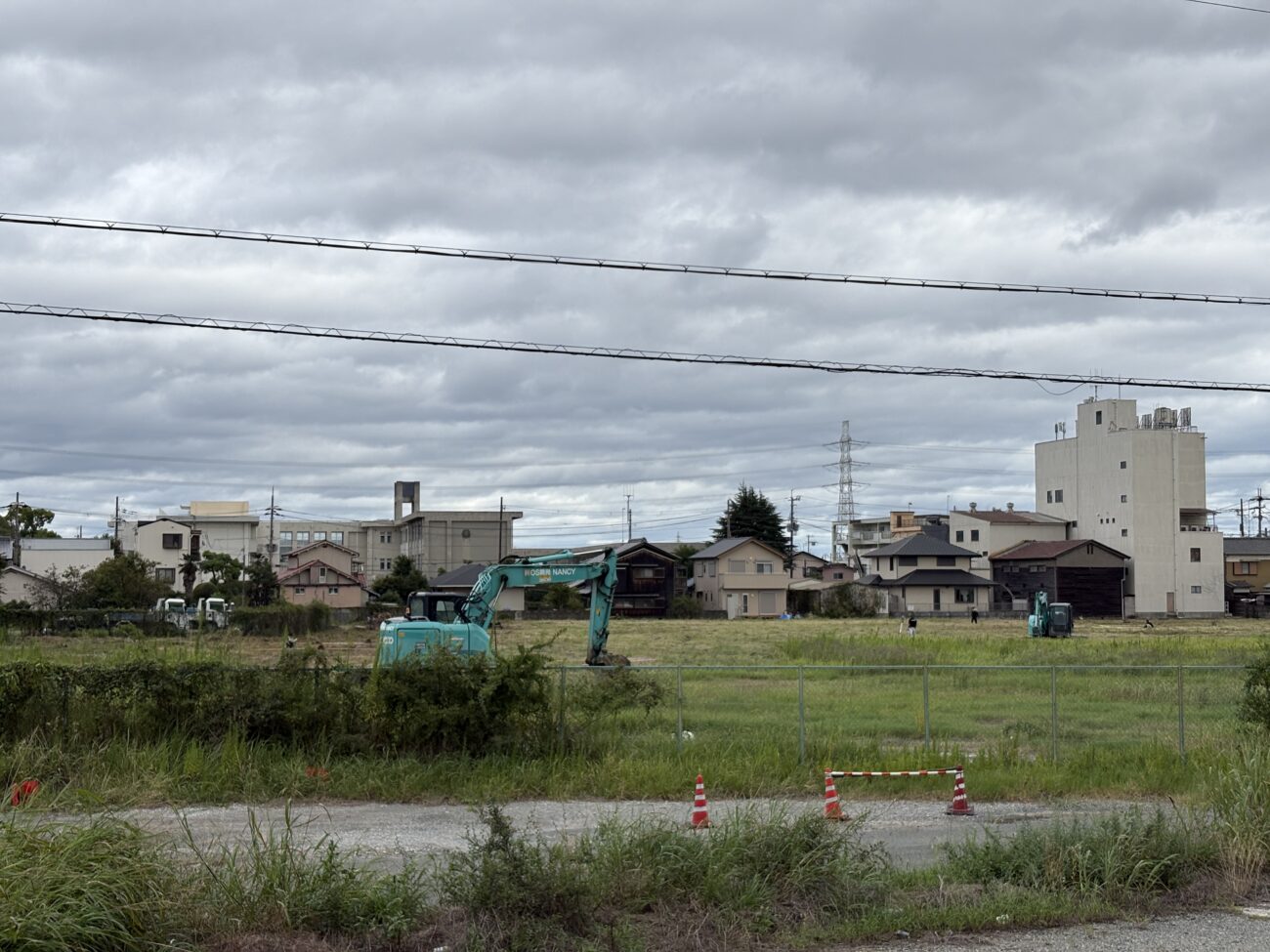 スーパーセンタートライアル高砂曽根店予定地 建築場所に貼られたビニールが見える 2026年9月21日時点