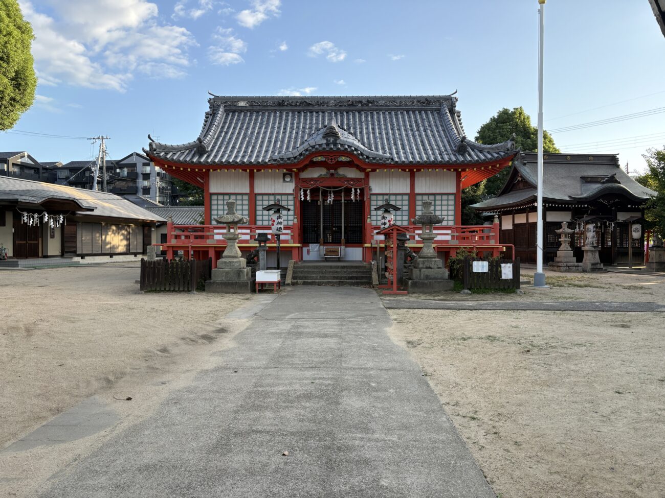 粟津天満神社 境内