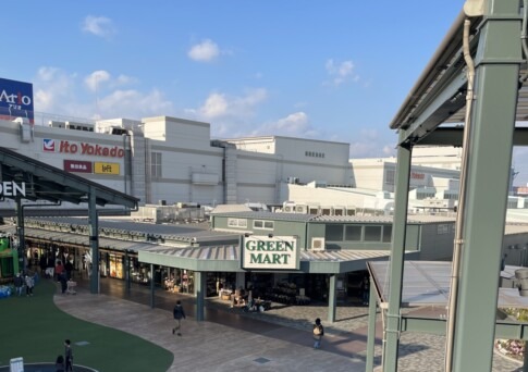 アリオ加古川のイトーヨーカドー・無印良品・ロフトの看板とGREEN MART