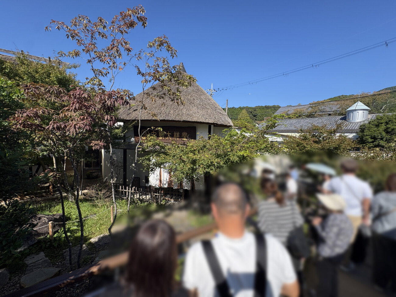 中島大祥堂 丹波本店 開店と同時にお客さんが入店する様子