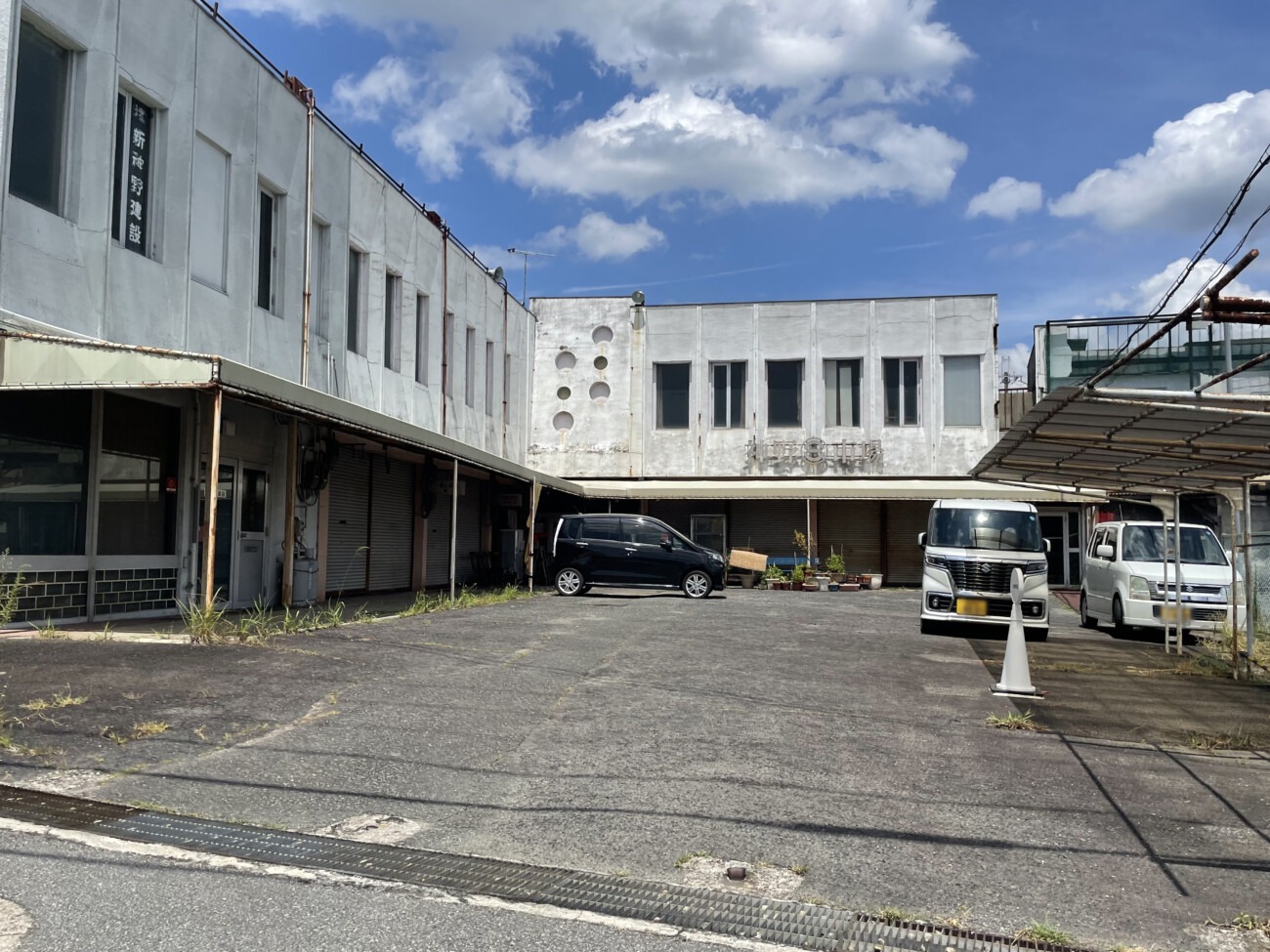 千成亭がある加古川市神野町の神野市場の外観